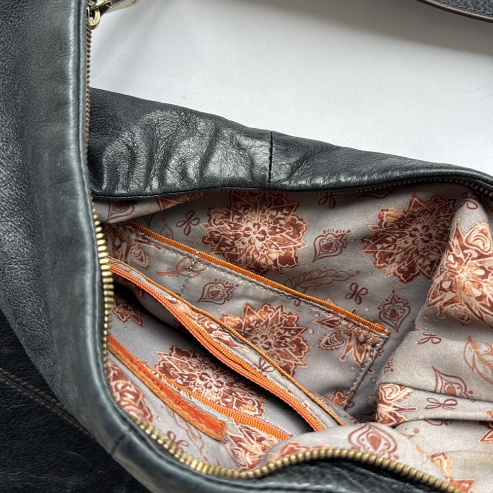 Hobo black leather shoulder bag - Picture 6 of 8